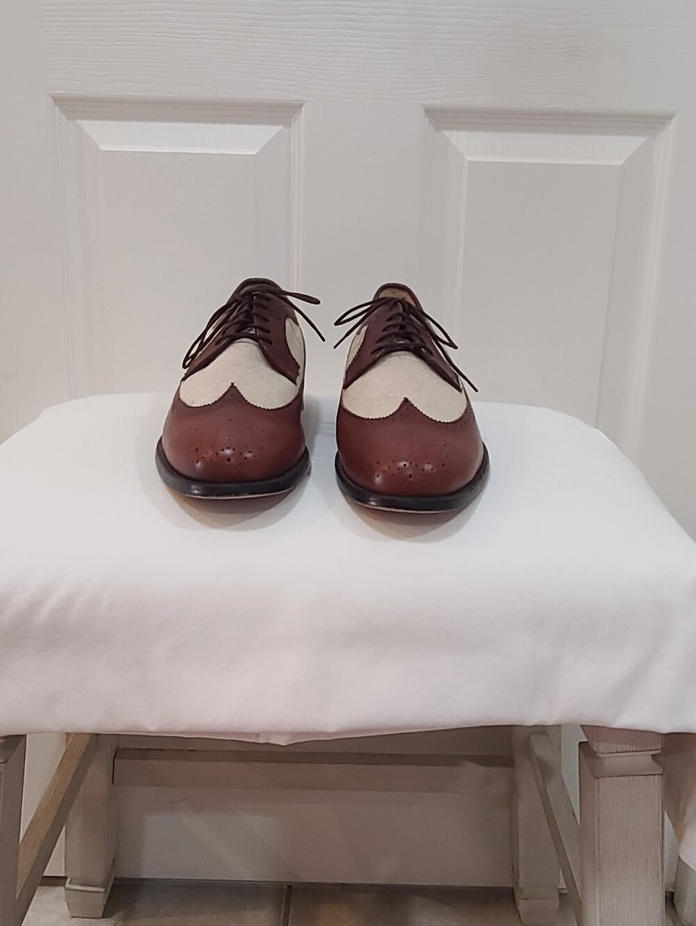 Leather Classics Men's Two-Tone Brown and Cream Wingtip Oxfords Vintage - Picture 5 of 16